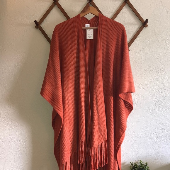Accessories - NWT - Rust Orange Fringed Cape - One Size